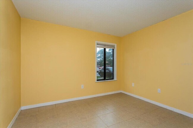 Building Photo - 5896 Peregrine Ave