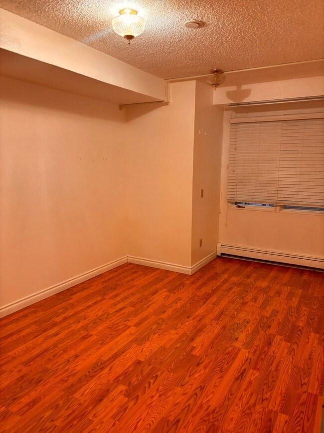 Building Photo - Perfect 2 Bed/2 Bath Downtown Condo w/Washer and Dryer Included!