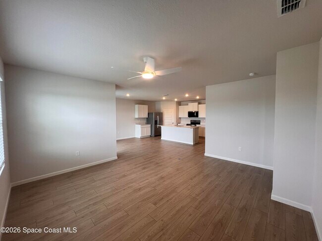 Building Photo - 1394 Garabaldi Cir SE