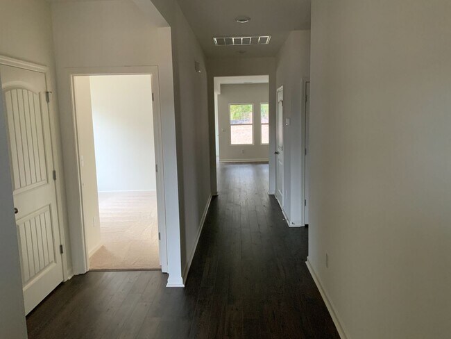 Building Photo - Coming Soon.   Springville’s Archers Cove 4BR /3BA/ 3 car garage 1 level