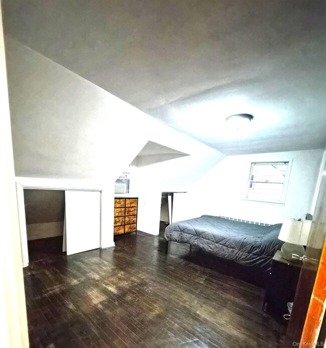 Building Photo - 182 Covert Ave