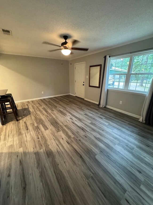 Building Photo - 2806 Hurricane Lake Rd