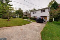 Building Photo - 9420 Holland Ave