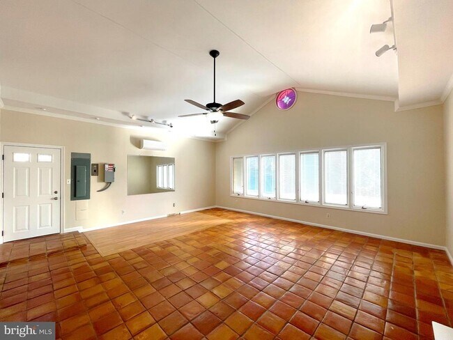 Building Photo - 11717 Rivershore Dr
