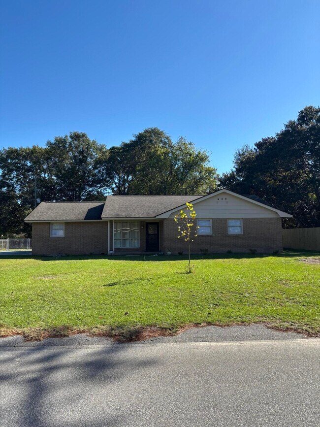 Primary Photo - 855 Whatley St