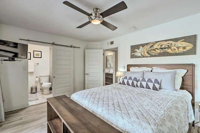 Building Photo - 7720 E Heatherbrae Ave