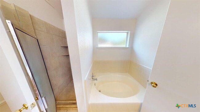 Building Photo - 411 Tomahawk Dr