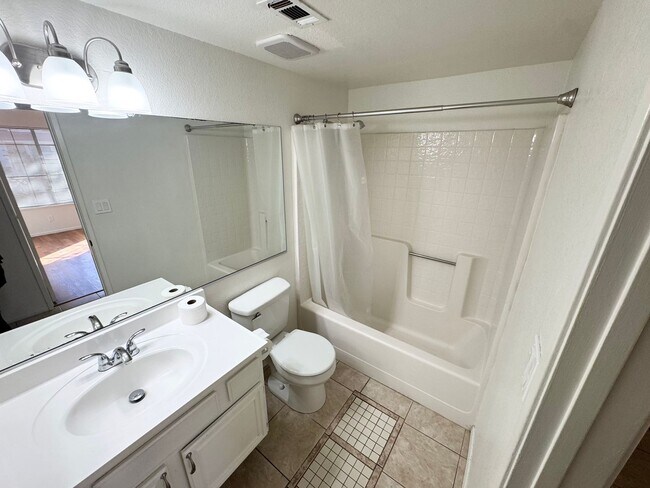 Building Photo - Beautiful West Palmdale Home