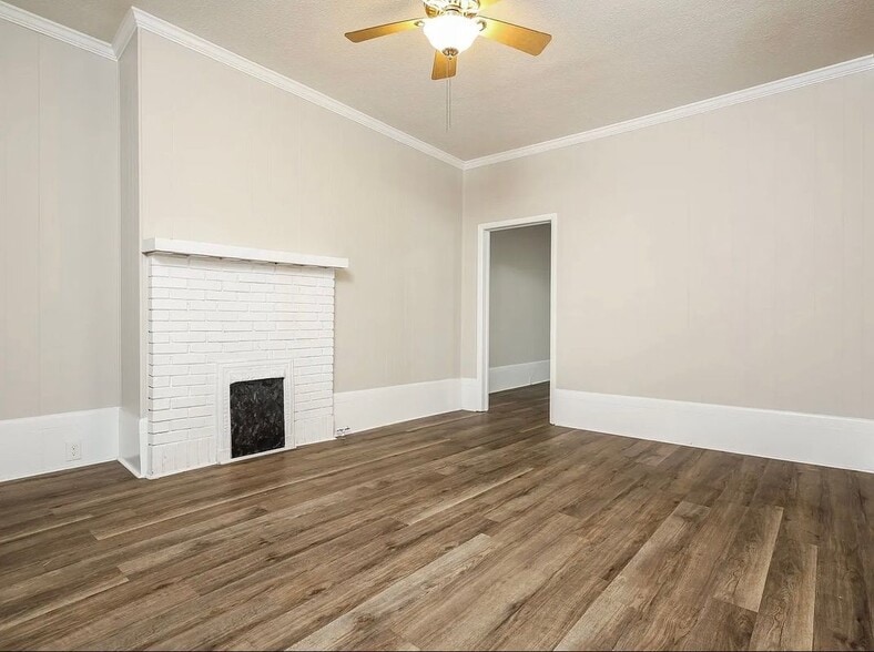 Building Photo - 2121 Nichols Ln