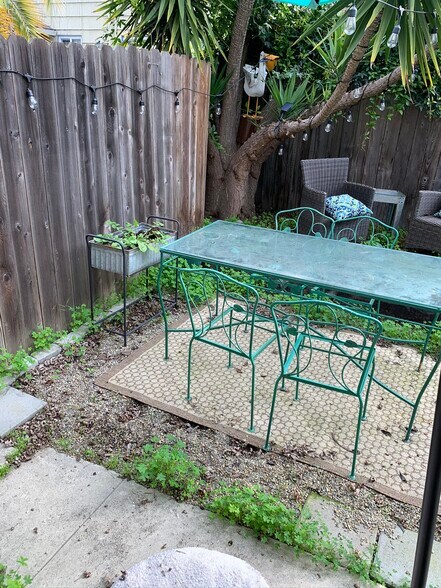 backyard - 175 W I St