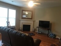 Building Photo - 121 Sonoma Way