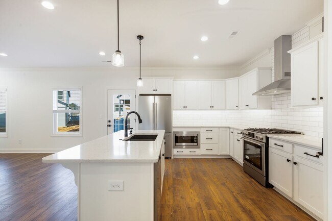 Building Photo - Maryville 37803 - 4 bedroom 3.5 bath - cal...