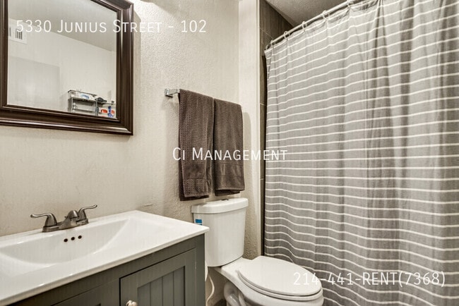 Building Photo - 5330 Junius St