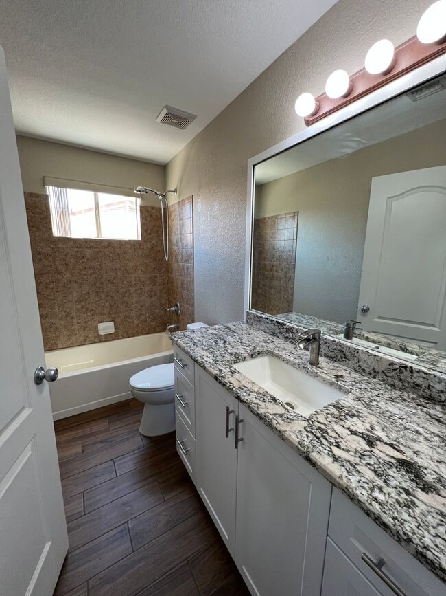 Building Photo - CULDESAC HOME IN ESTRELLA!