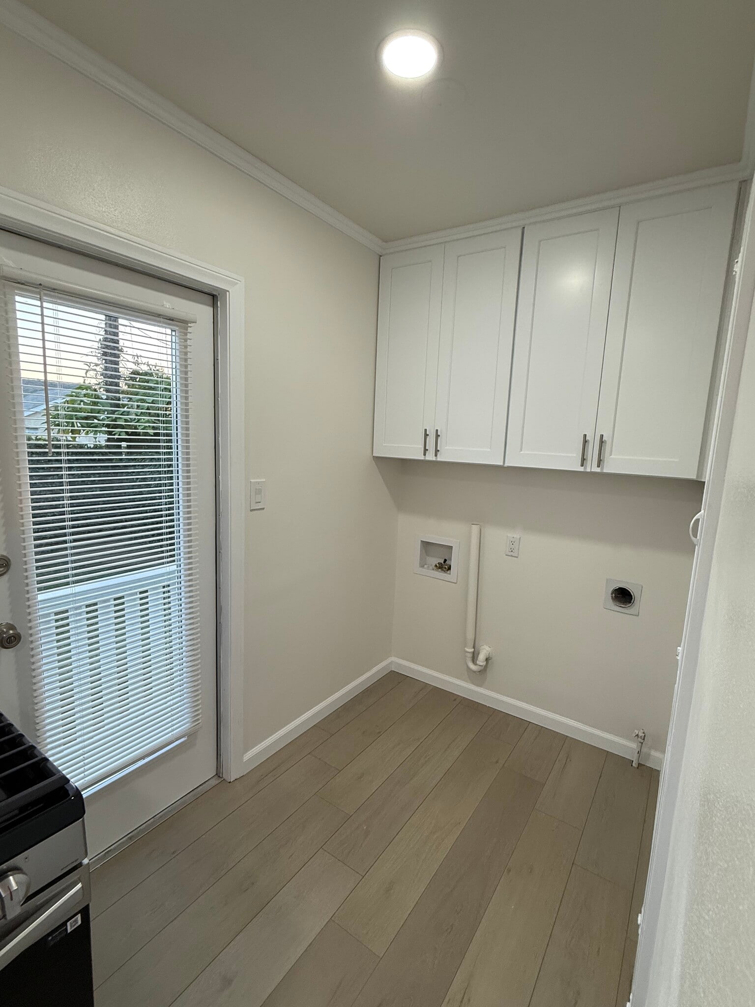 Washer dryer hook ups/ back door - 6522 W 86th Pl