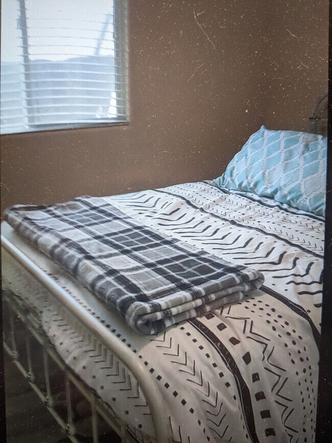 Building Photo - 100 S 13th Street