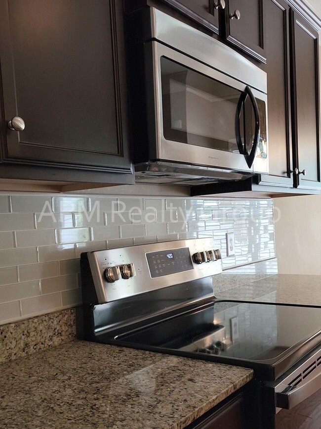 Building Photo - Saluda Springs Townhome