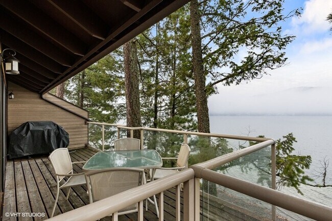 Building Photo - 3 Bed, 2 bath Condo on Whitefish Lake