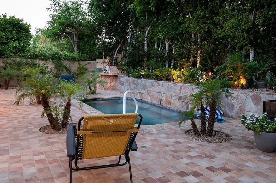 Building Photo - 60755 Living Stone Dr