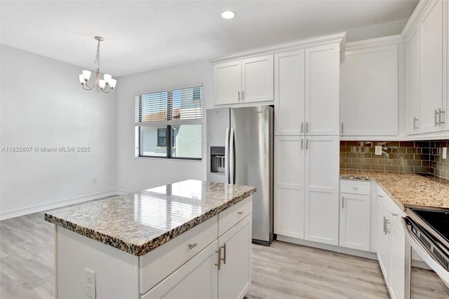 Building Photo - 11549 SW 13th Ct