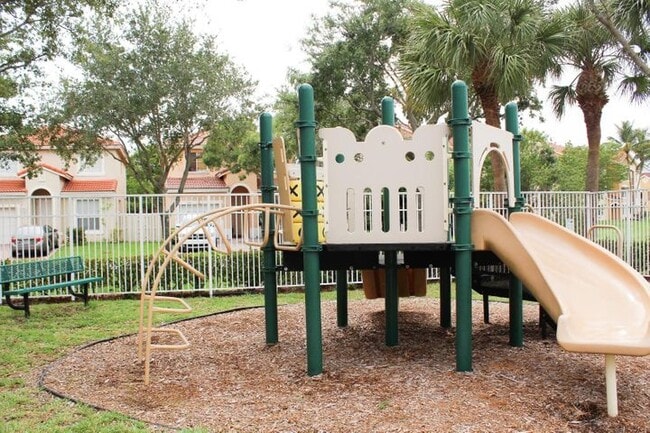 Building Photo - 4434 Lake Lucerne Cir