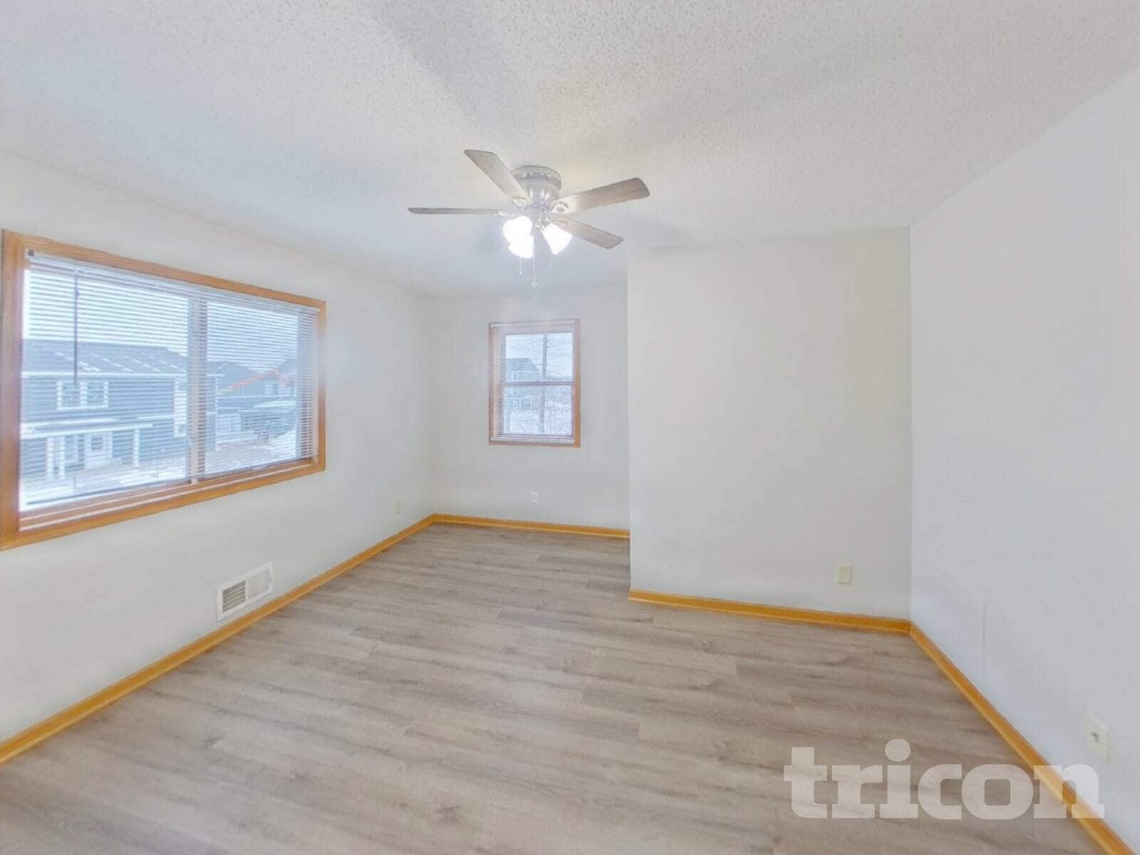 Building Photo - 2144 Sherwood Ave