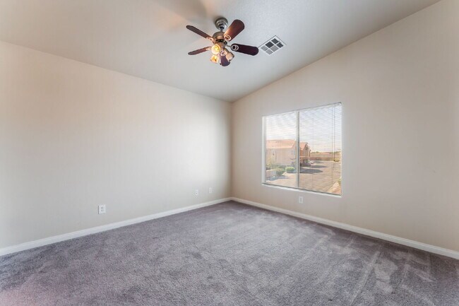 Building Photo - Gated Community Townhome 2 bedroom, 2 bathroom, 1 car garage