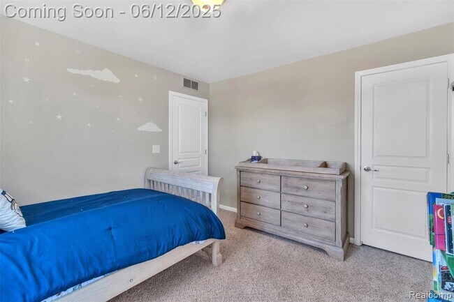 Building Photo - 15745 Diamante Dr