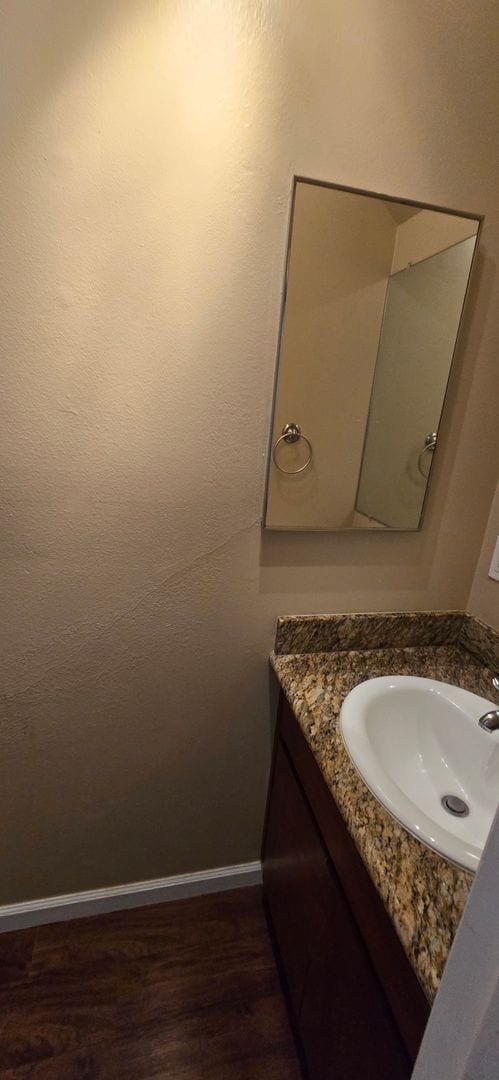 Building Photo - 2-bedroom 1 bath condo