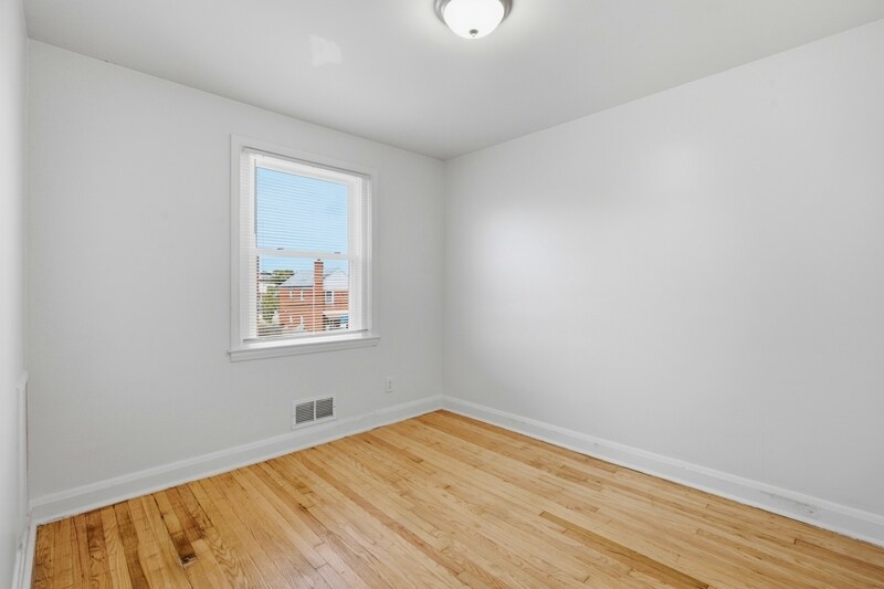 Building Photo - 3770 Ravenwood Ave
