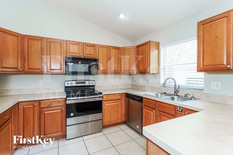 Building Photo - 10934 Crescent Ridge Loop