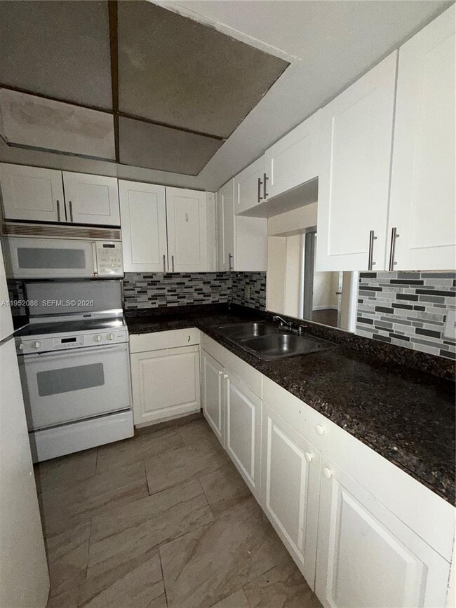 Building Photo - 7753 Tam Oshanter Blvd