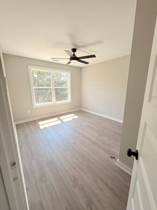 Building Photo - Brand-New Construction | 4 Bed / 3 Bath