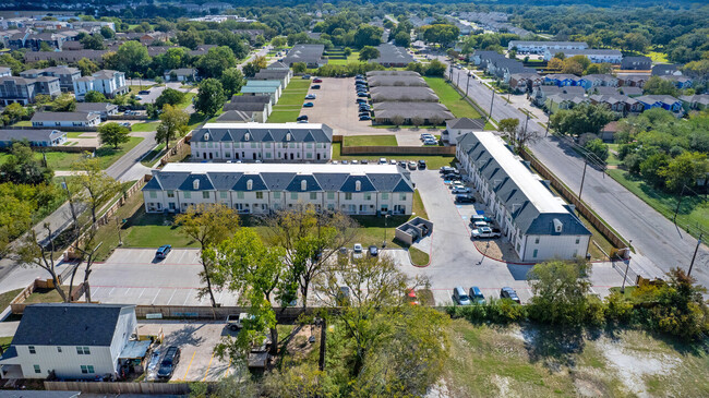 Building Photo - The Addison At Waco