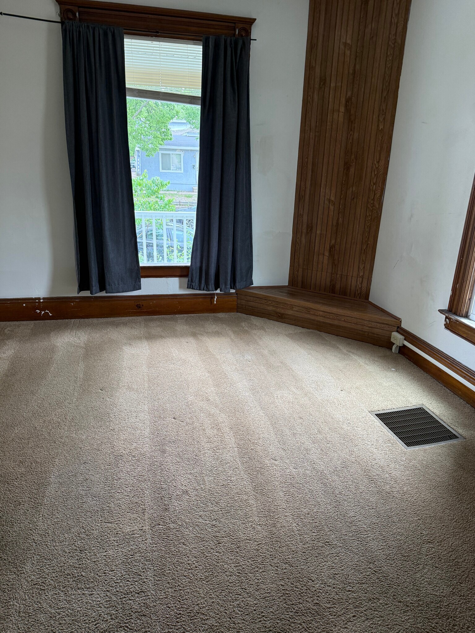 Building Photo - 904 Vine St