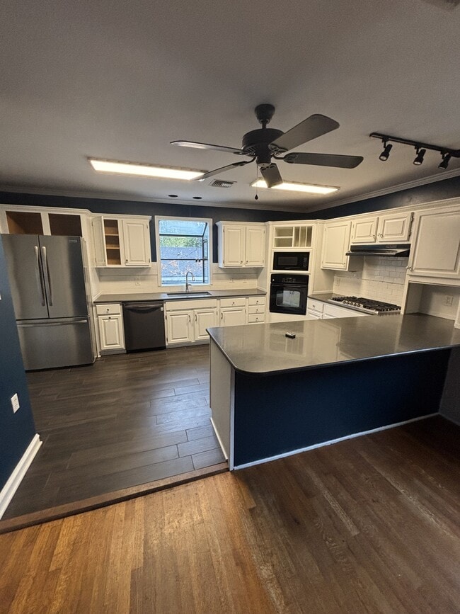 Building Photo - 4026 Richmond Ave