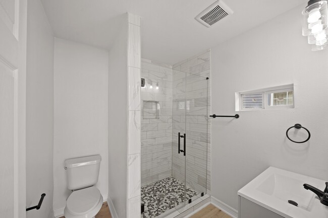 Building Photo - 3501 Farmer St