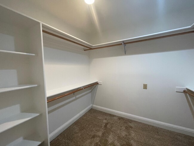 Building Photo - 1 Hidden Brooke Way