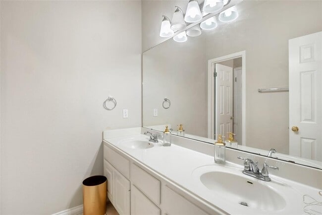 Building Photo - 207 Chesapeake Bay Ln S