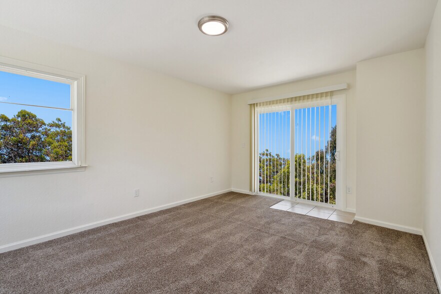 Building Photo - 5541 Highland Ave