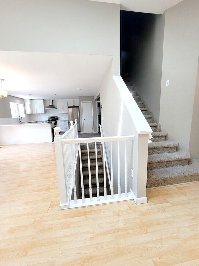 Building Photo - Well maintained 4 bedroom home on west side!