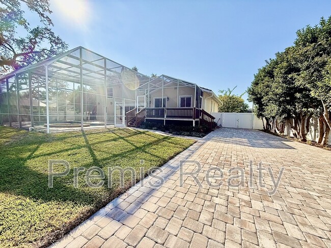 Building Photo - 957 Weathersfield Dr