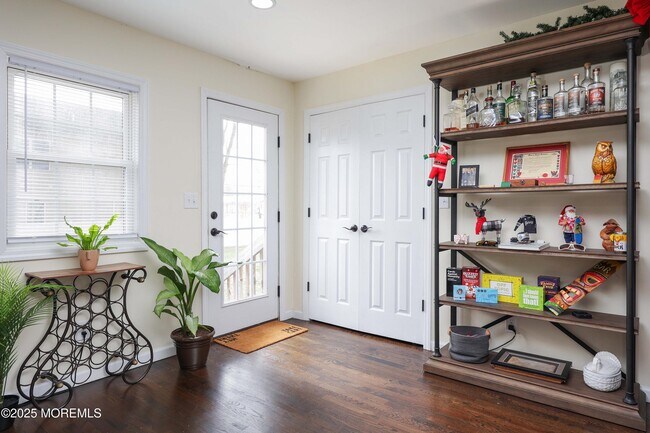 Building Photo - 58 Richardson Ave