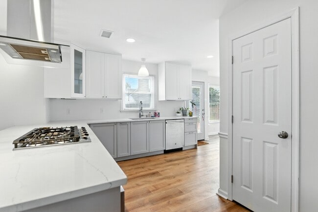Building Photo - 3077 Silver Maple Dr
