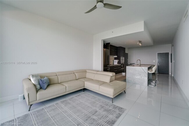 Building Photo - 900 Biscayne Blvd
