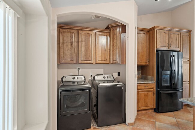 Building Photo - Charming Semi-Furnished Home in Oro Valley...