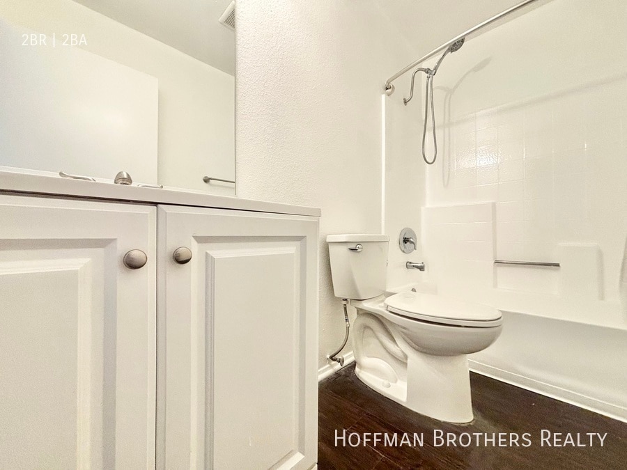 Building Photo - 227 S Carondelet St