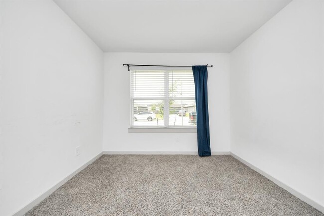 Building Photo - 7007 Fleetwood Crescent Wy