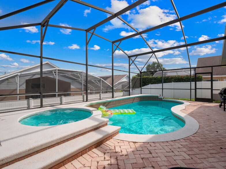 Building Photo - 2660 Oneida Loop