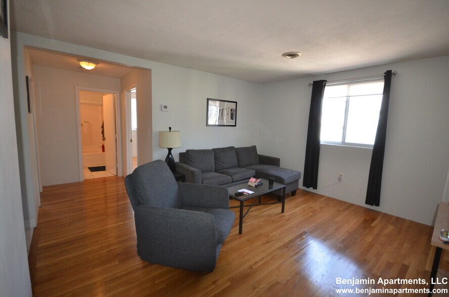 Building Photo - 373 Dorchester St